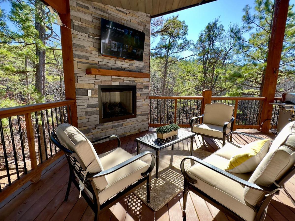 New Luxury Cabin, Hot Tub, Forest Views,Hotel Style Amenities Broken Bow Exterior foto