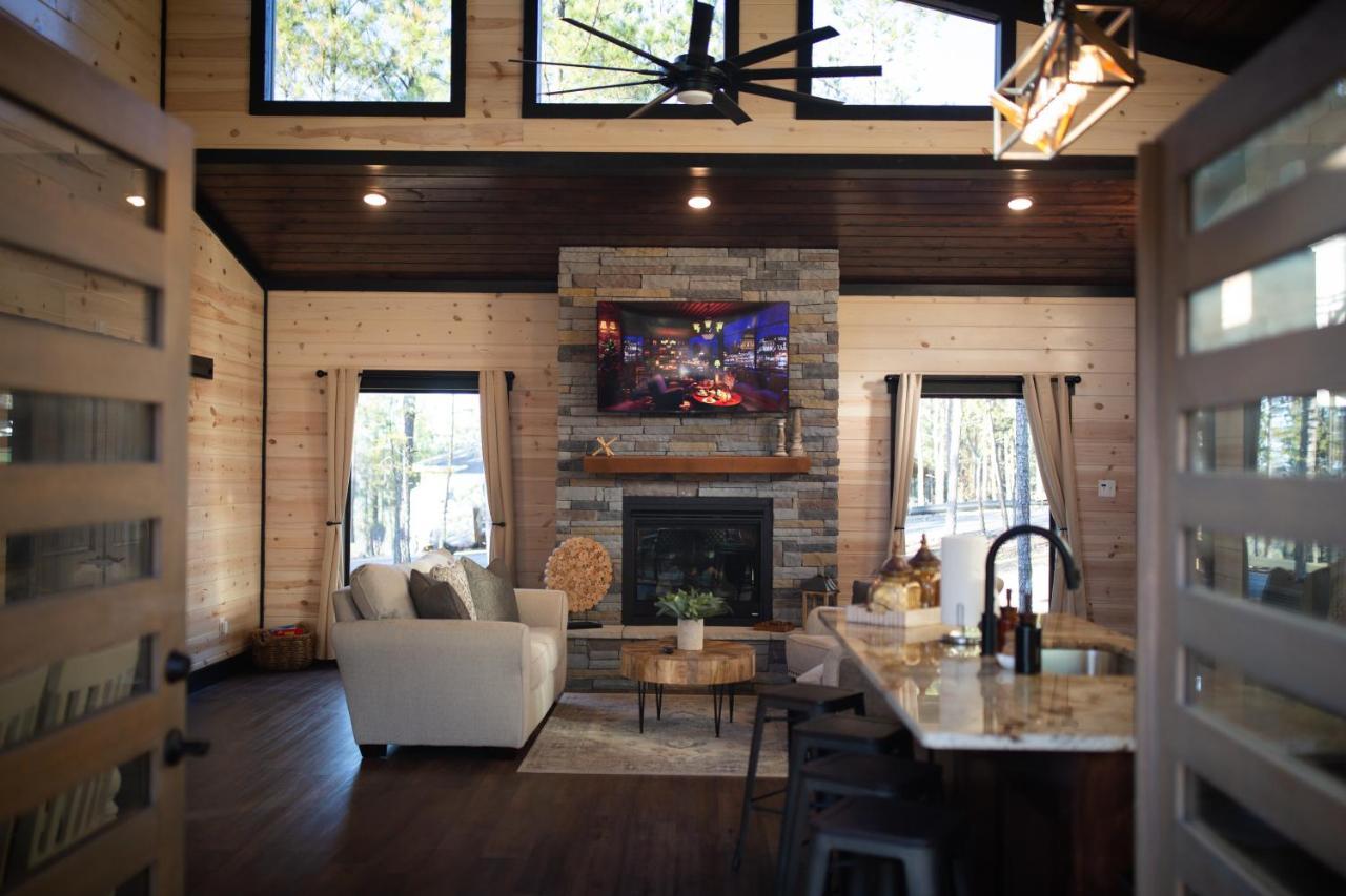 New Luxury Cabin, Hot Tub, Forest Views,Hotel Style Amenities Broken Bow Exterior foto