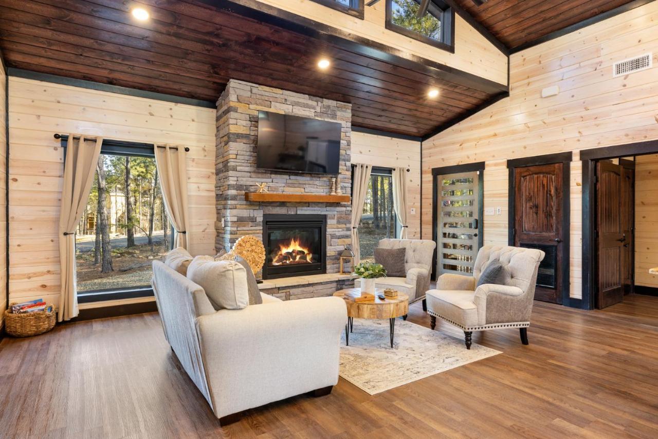 New Luxury Cabin, Hot Tub, Forest Views,Hotel Style Amenities Broken Bow Exterior foto