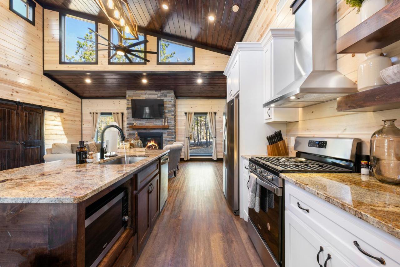 New Luxury Cabin, Hot Tub, Forest Views,Hotel Style Amenities Broken Bow Exterior foto